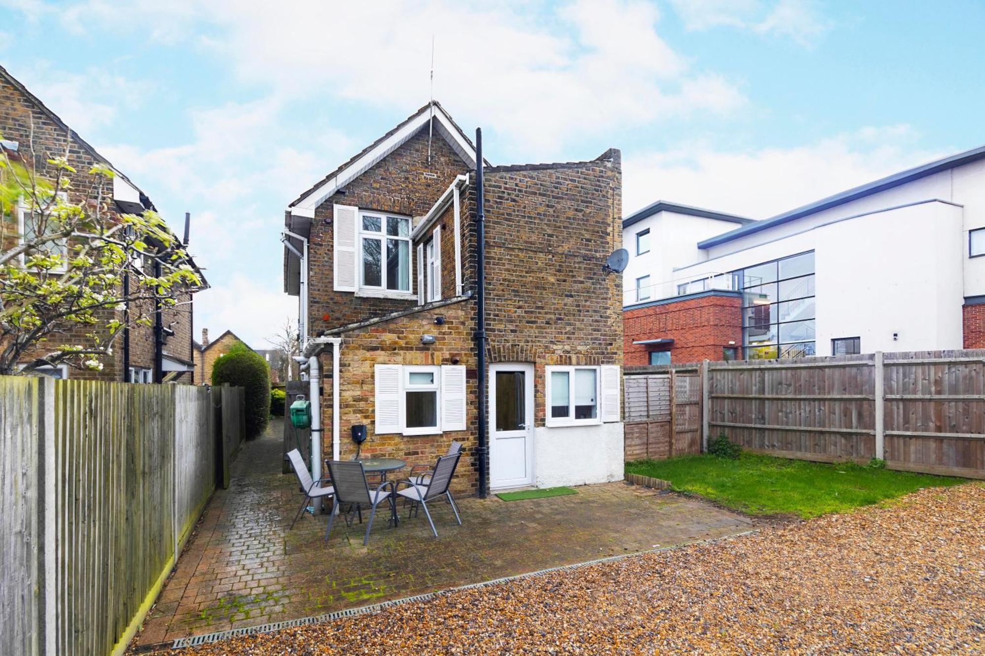 Stylish 4-Bed Home - Perfect For Families & Groups Egham Exterior photo